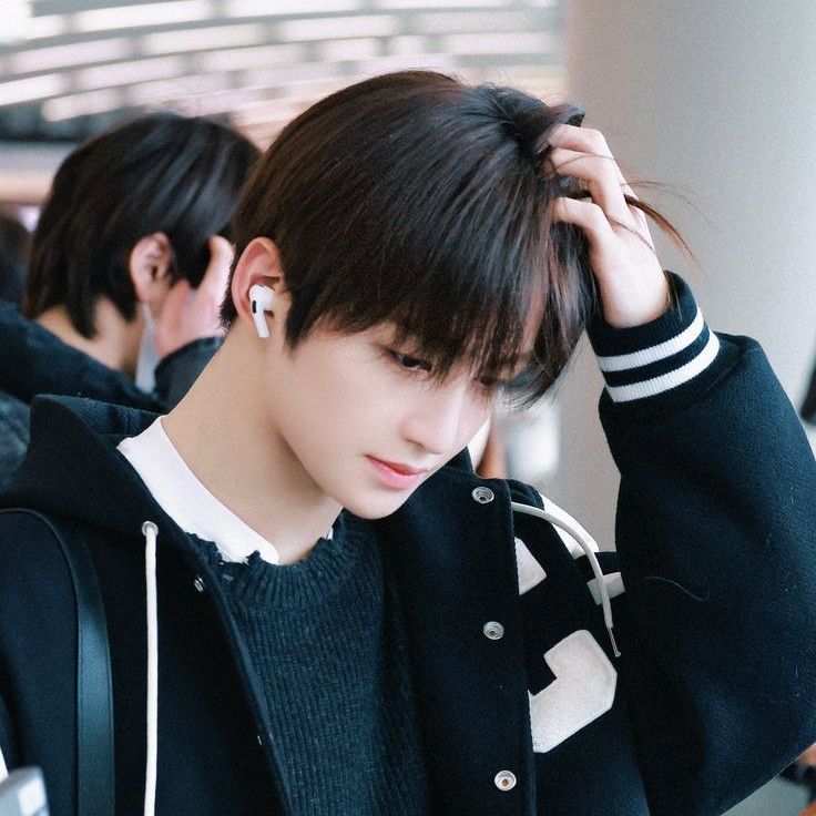 Recent activity shot of Jihoon (TWS)