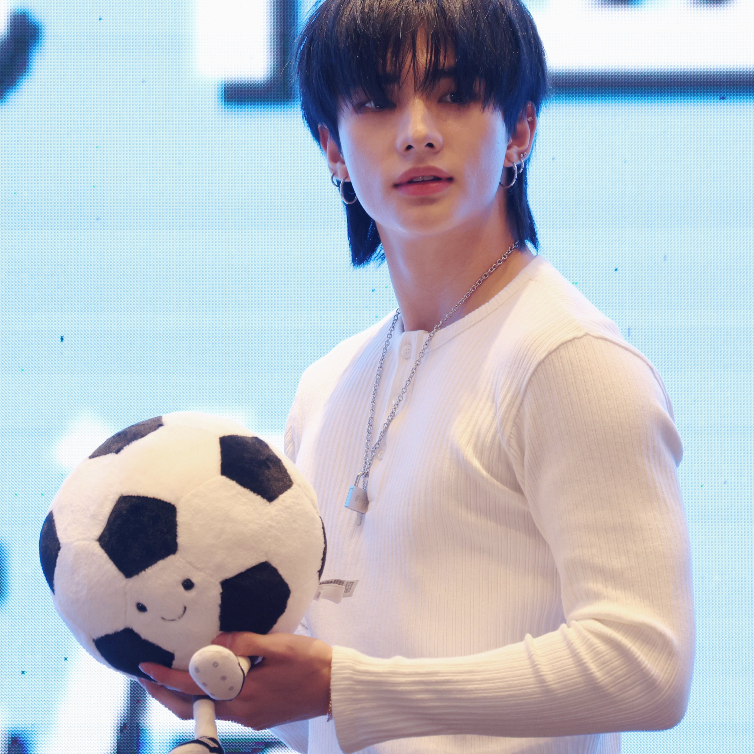 A moment captured by Hyunjin (Stray Kids)'s fan