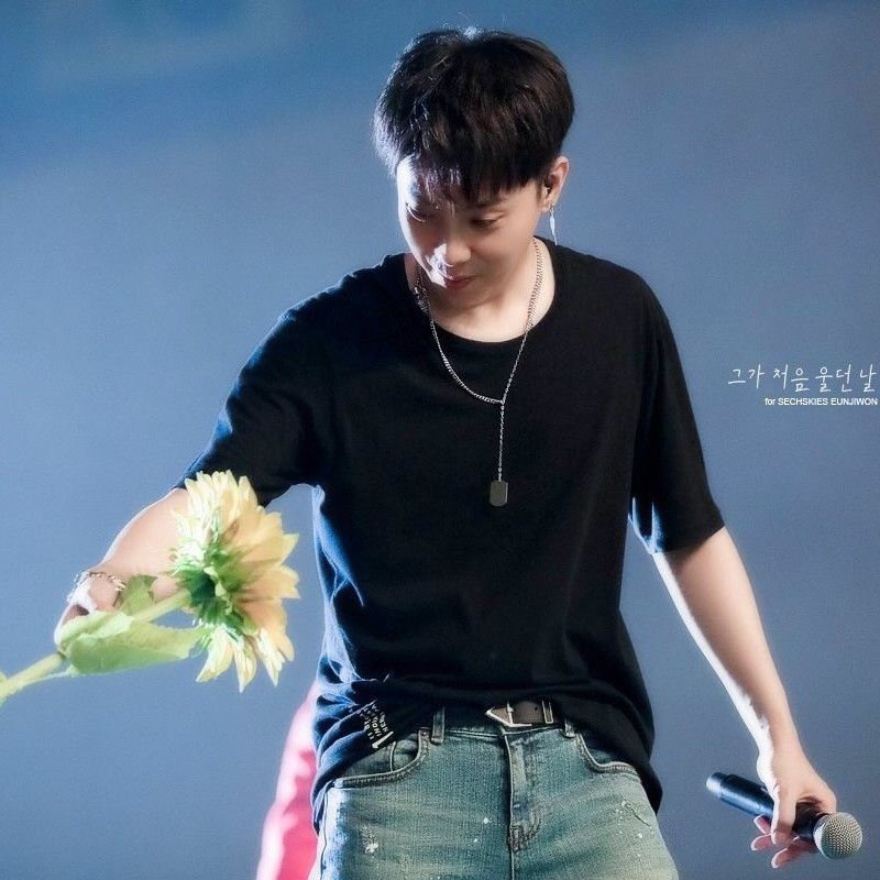 Latest photo of Eun Jiwon (SECHSKIES)