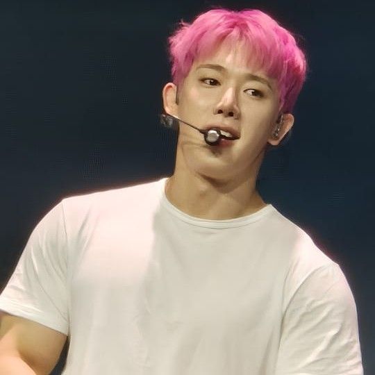 A moment captured by Wonho's fan