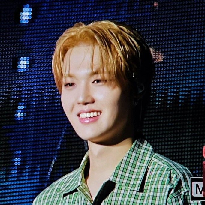 A moment captured by Doyoung (TREASURE)'s fan