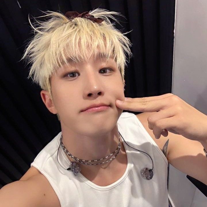 Behind-the-scenes cut of Jinjin (ASTRO)