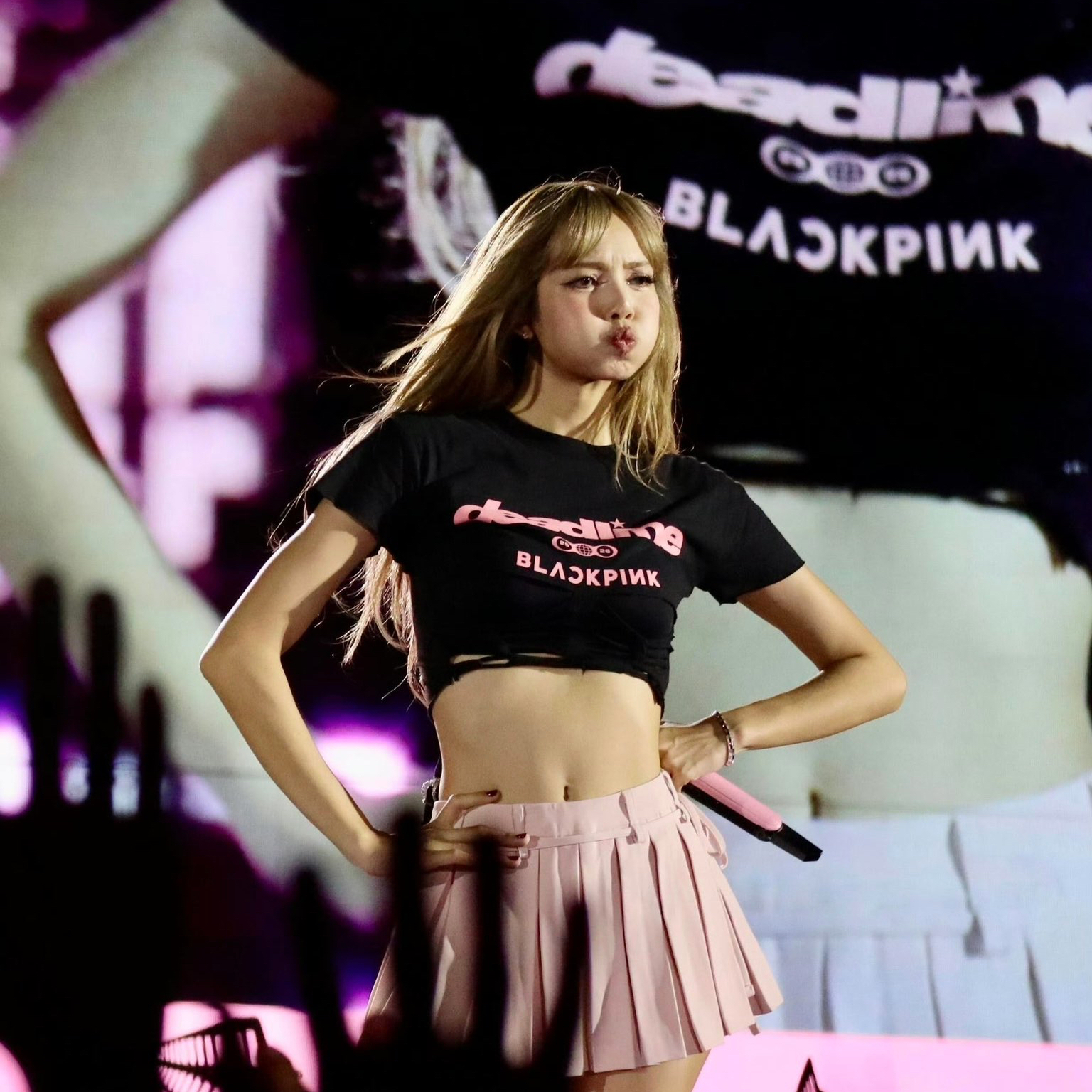 Behind-the-scenes cut of Lisa (BLACKPINK)