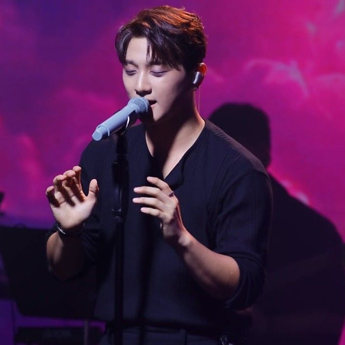 A moment captured by Hong Joochan (GoldenChild)'s fan
