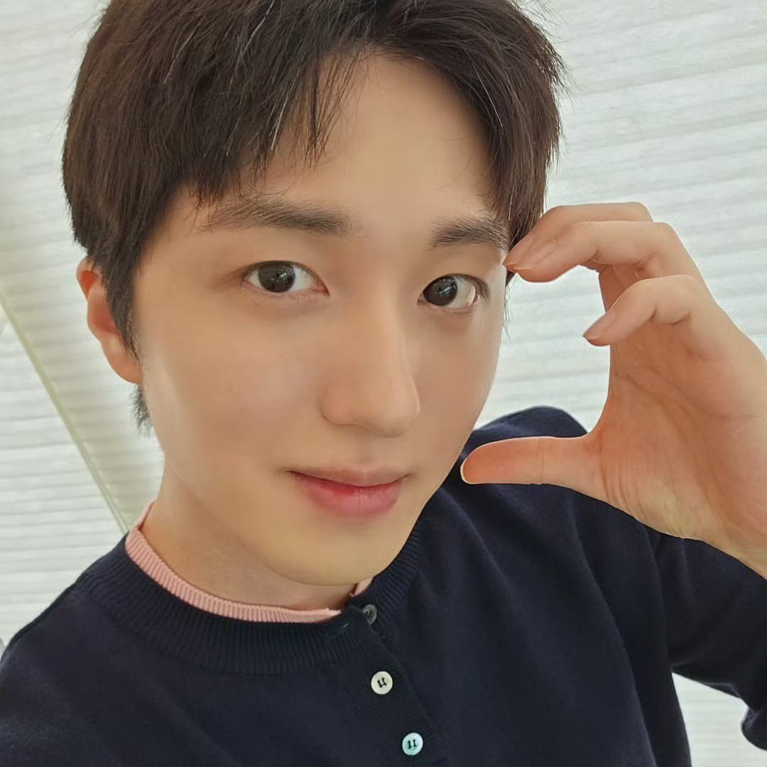 Latest photo of Chani (SF9)