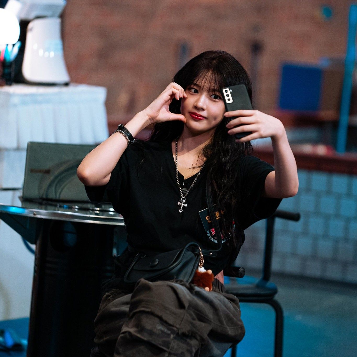 A moment captured by An Yujin (IVE)'s fan