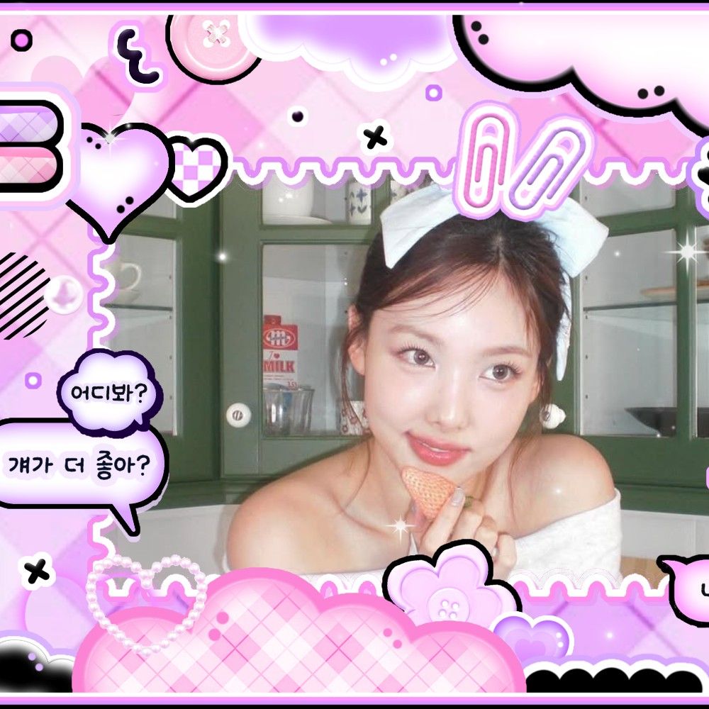 Foto aktivitas terbaru TWICE