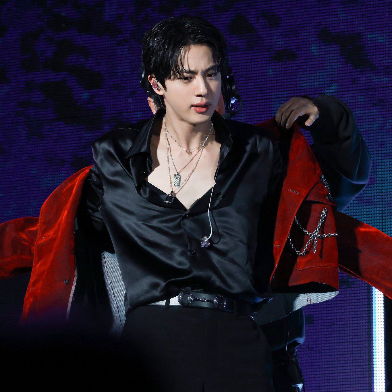 Foto aktivitas terbaru Jin (BTS)