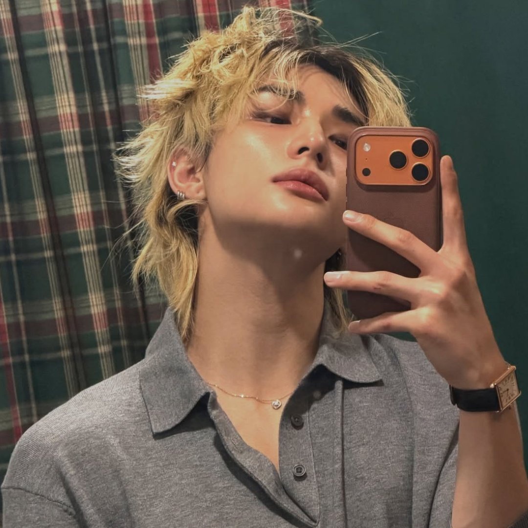 Latest photo of Hyunjin (Stray Kids)