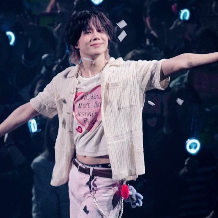 A moment captured by Taemin (SHINee)'s fan