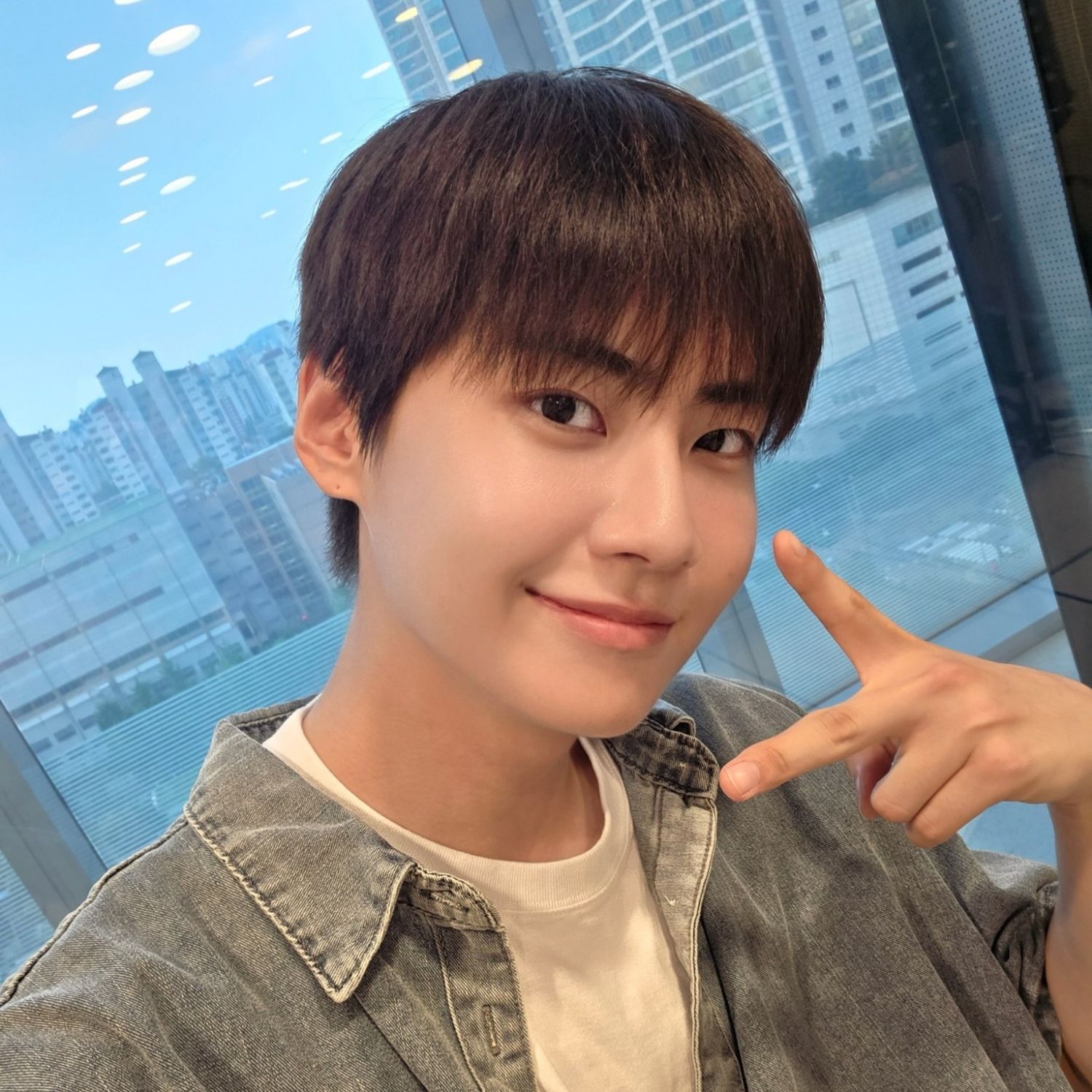 Recent activity shot of Lee Jinhyuk
