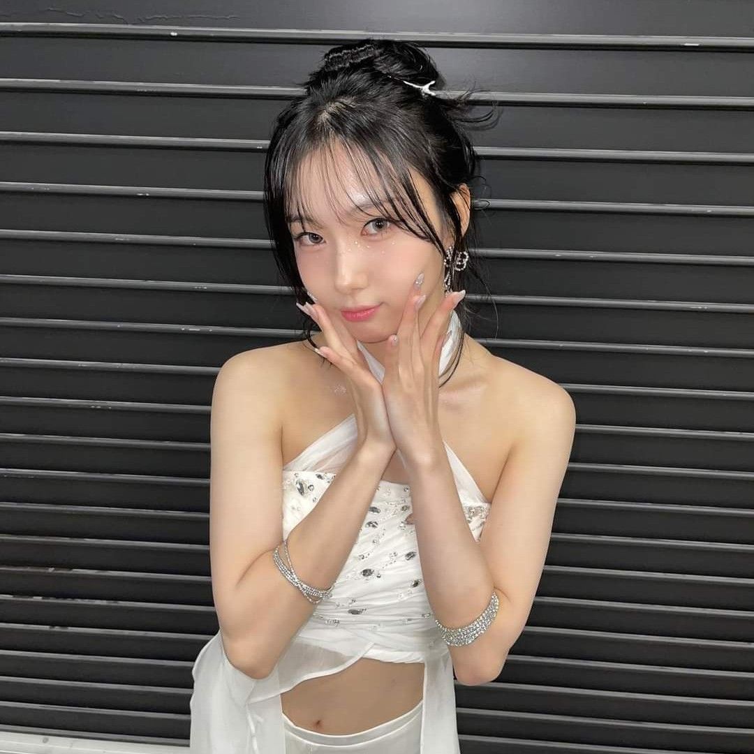 Foto terbaru Seo Youngeun (Kep1er)