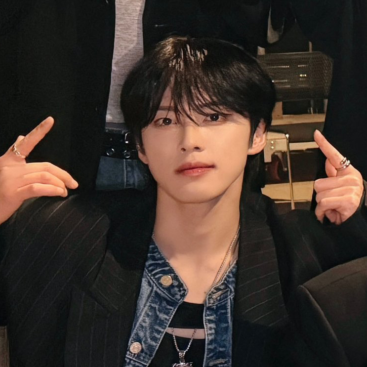 Recent activity shot of Kono Junki (JO1)