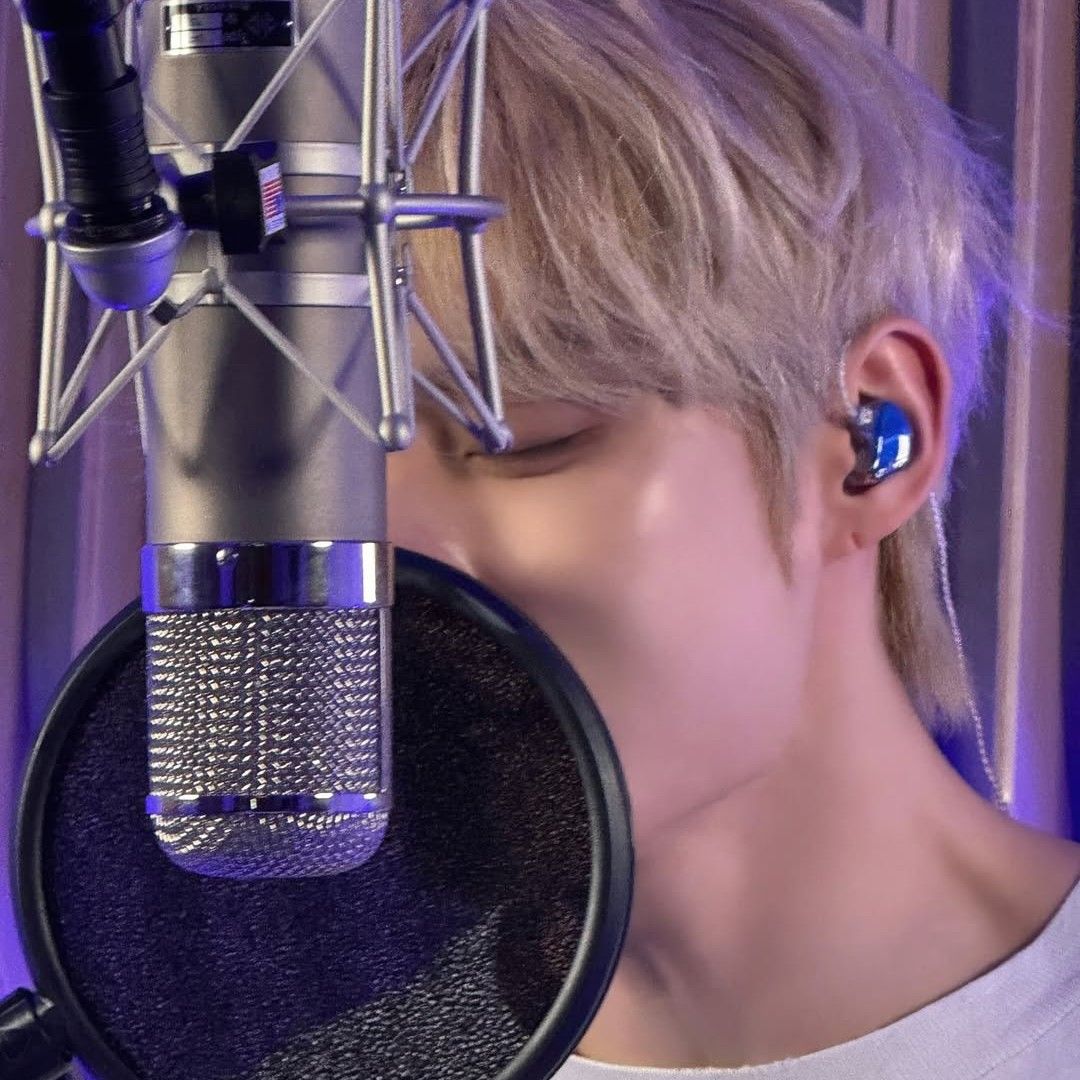 キム・ジウン (ZEROBASEONE)の最新写真