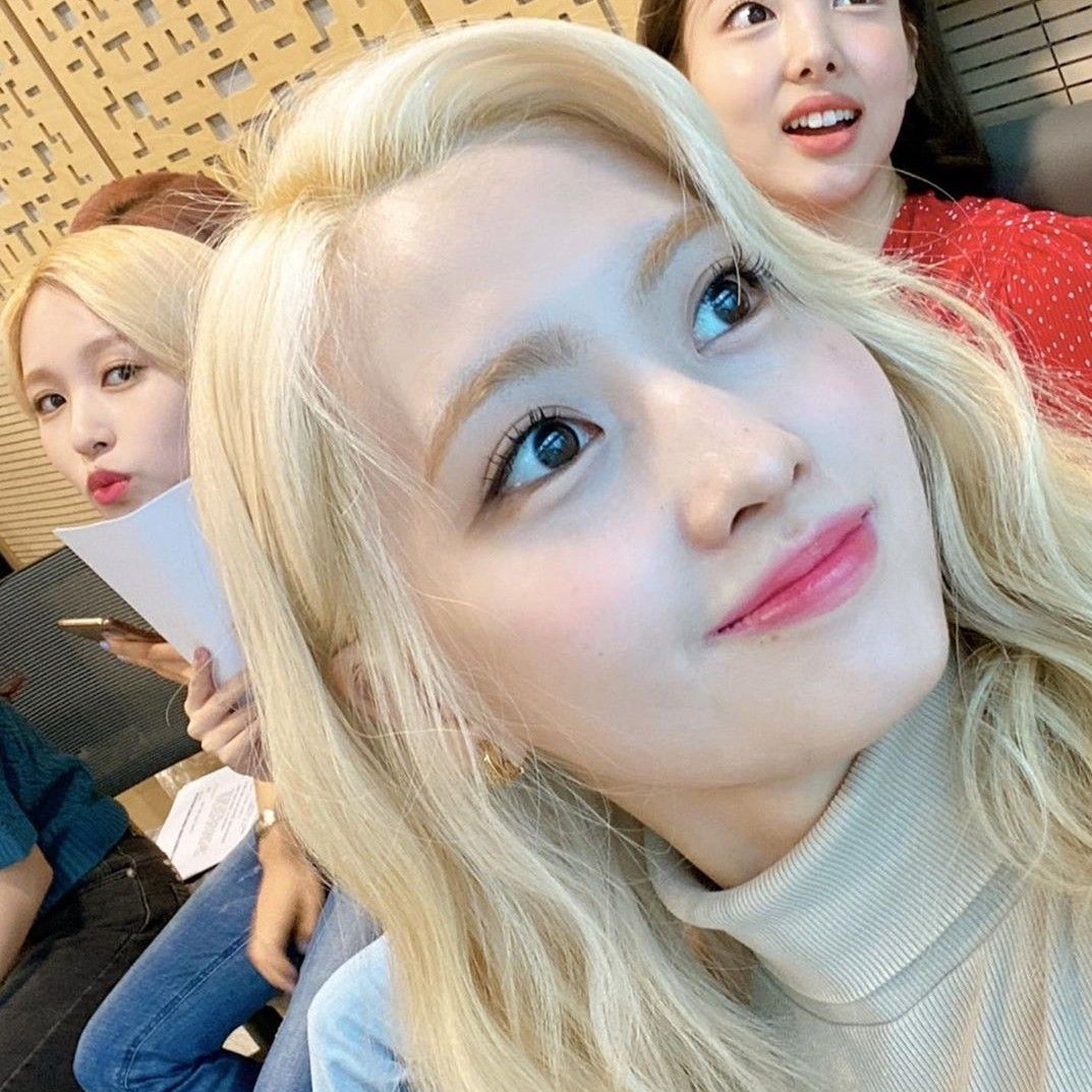 Latest photo of Mina (TWICE)