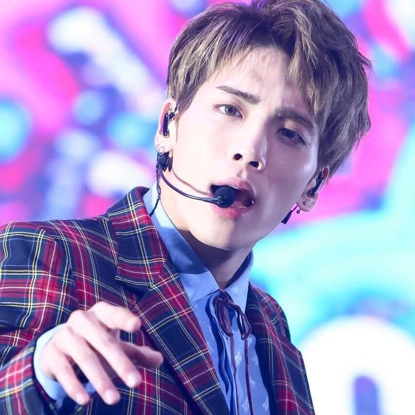 Momen yang diabadikan oleh penggemar Jonghyun (SHINee)