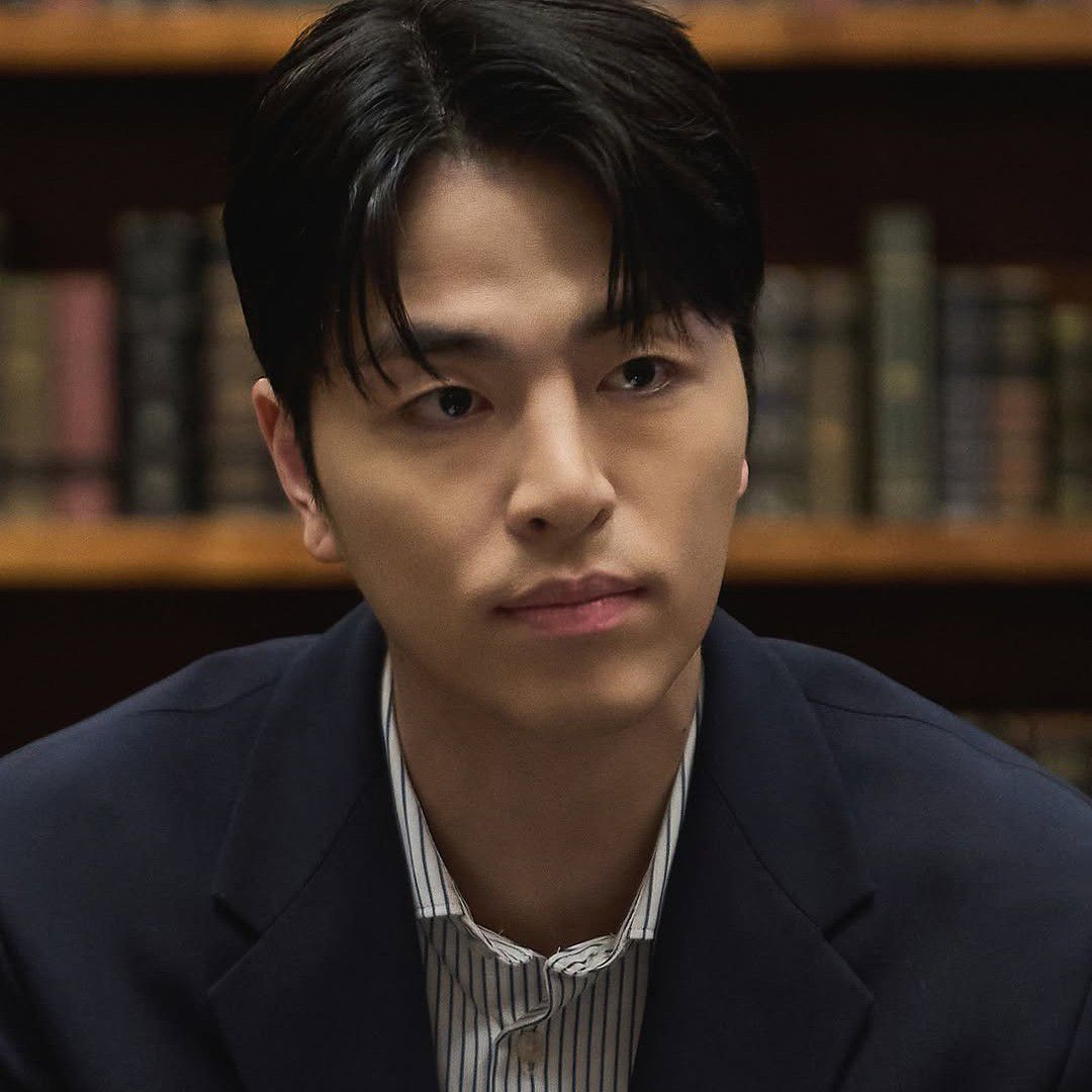 Latest photo of JU-NE (iKON)