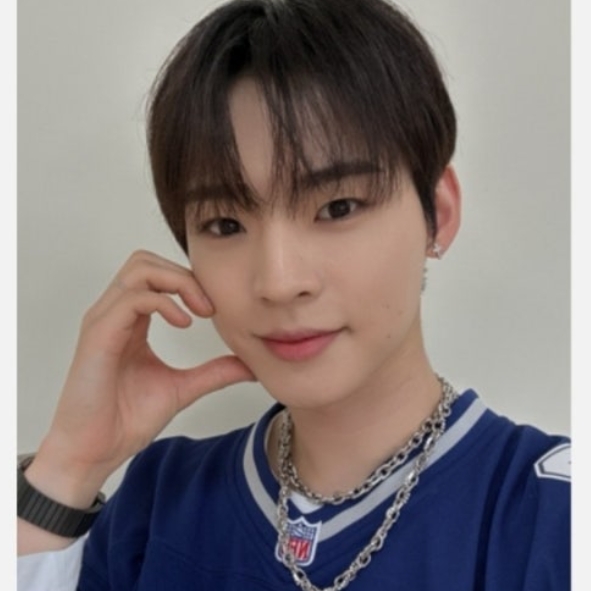 Latest photo of Hyojin (ONF)