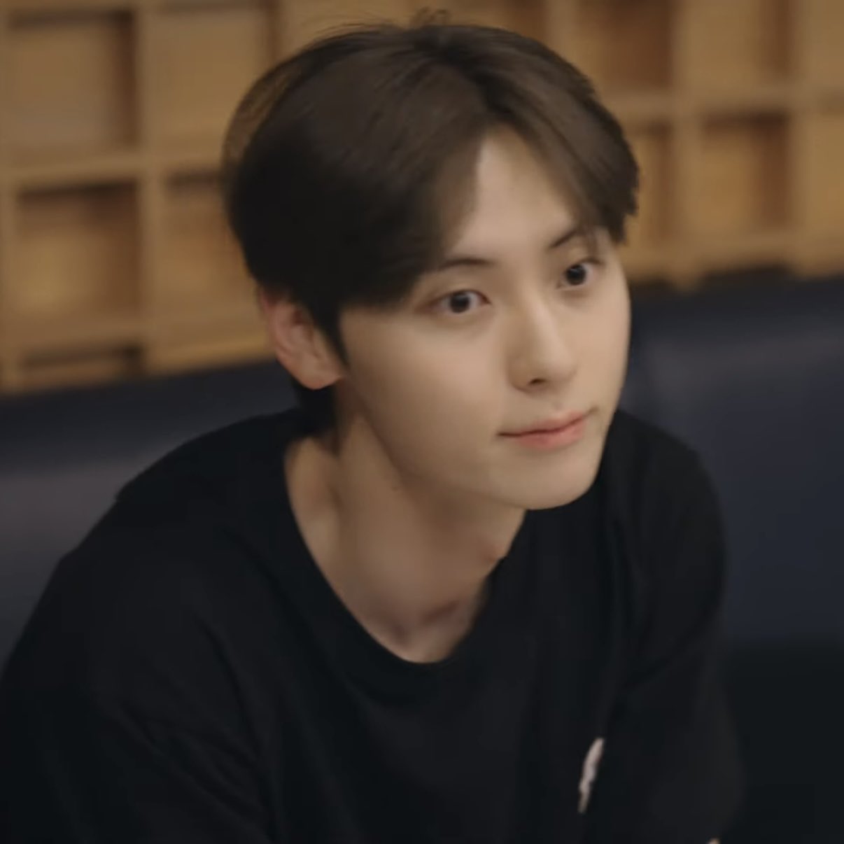 Behind-the-scenes cut of Hwang Minhyun
