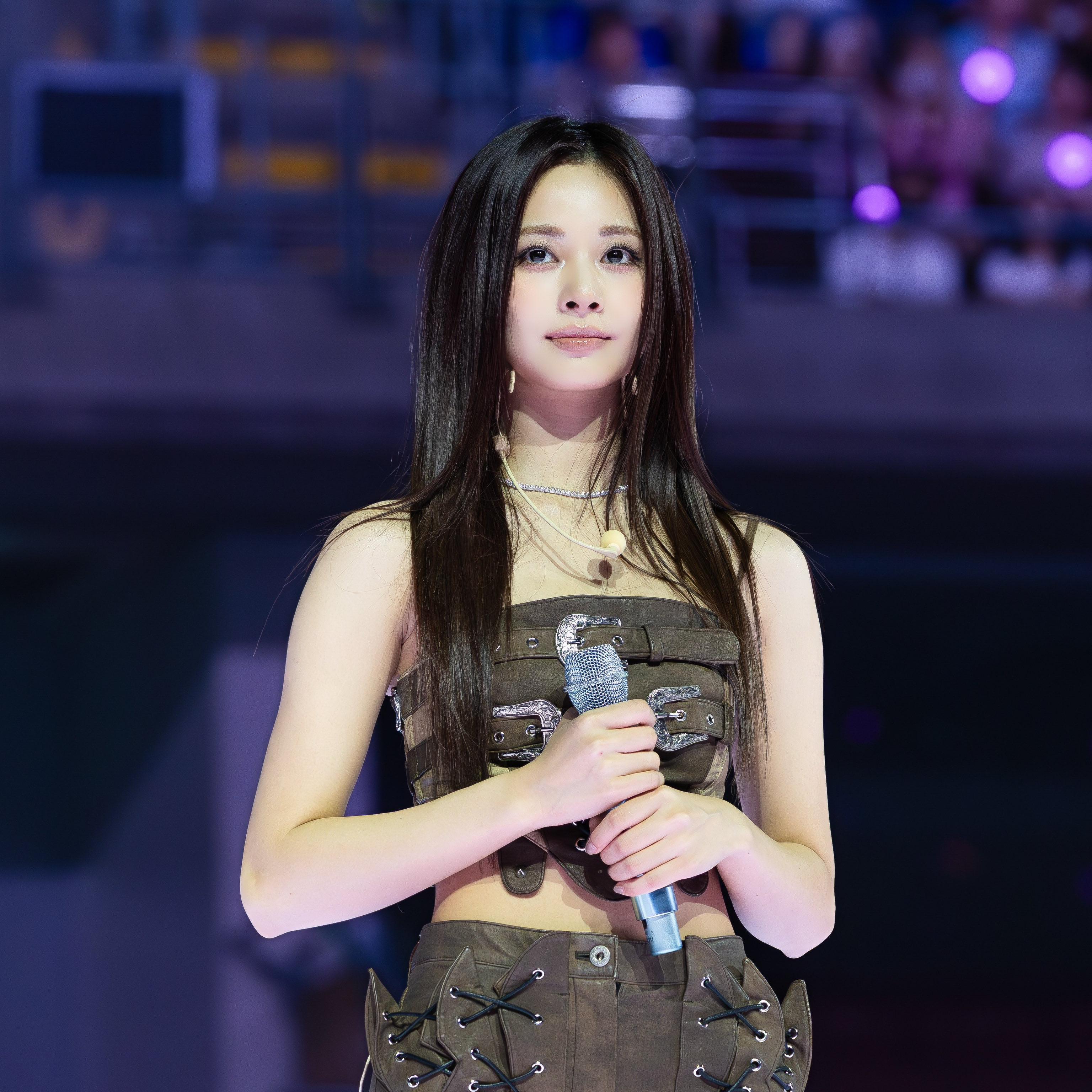 Behind-the-scenes cut of Tzuyu (TWICE)