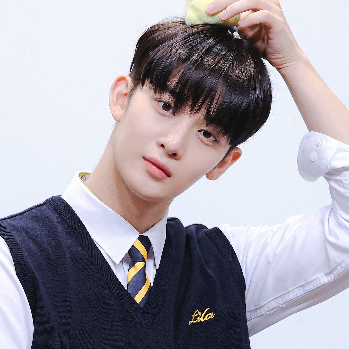 Foto terbaru Bae Jinyoung