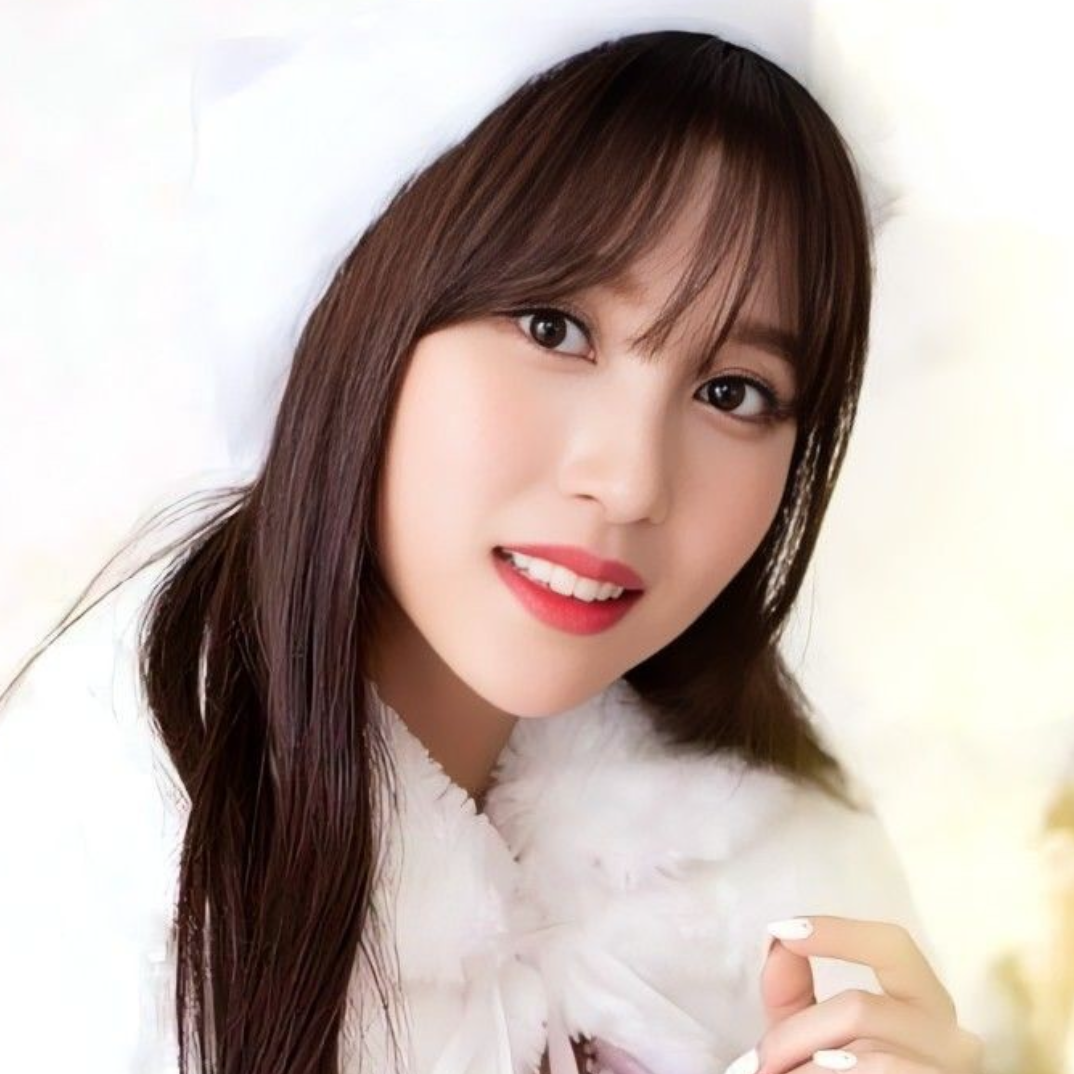 Behind-the-scenes cut of Mina (TWICE)