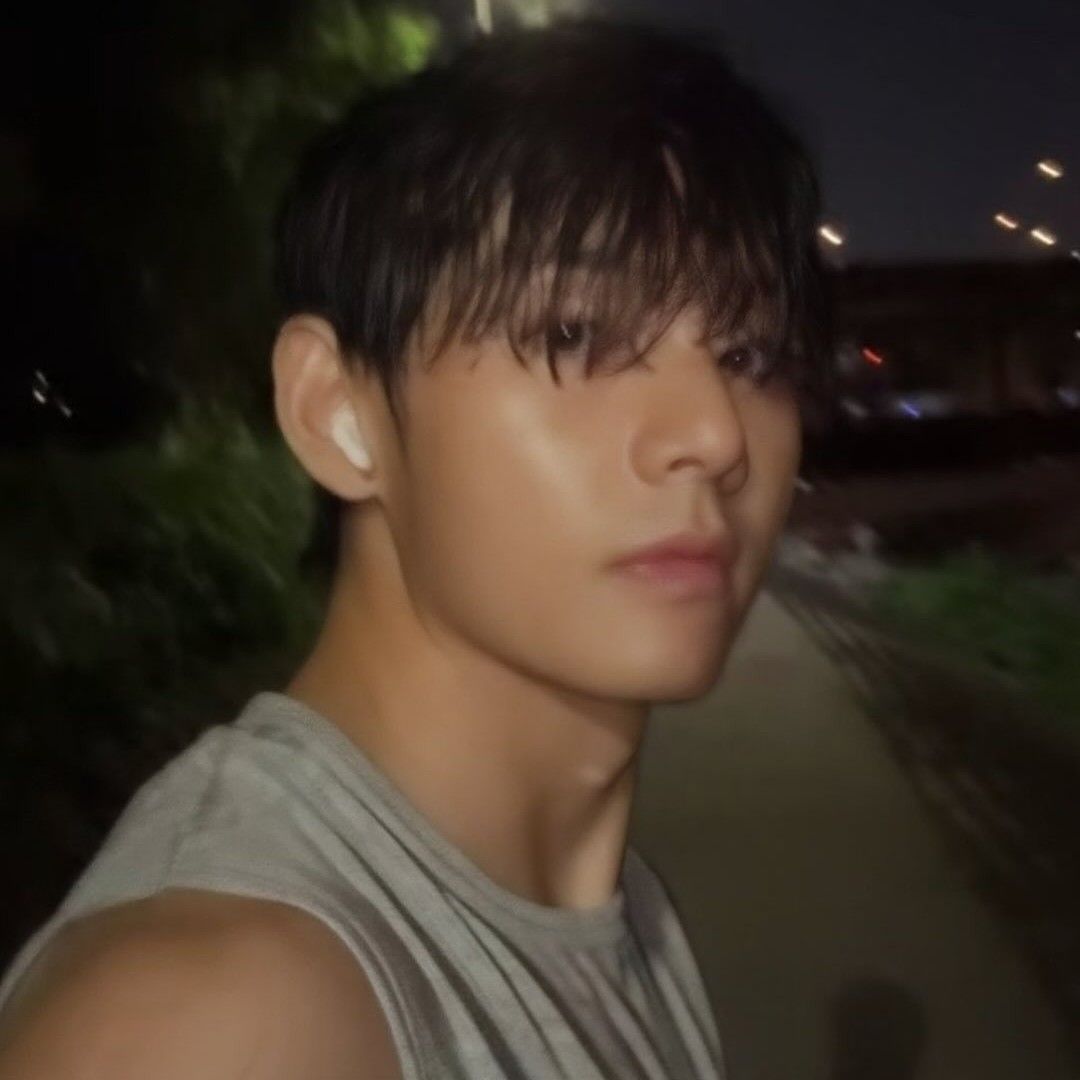 A moment captured by V (BTS)'s fan