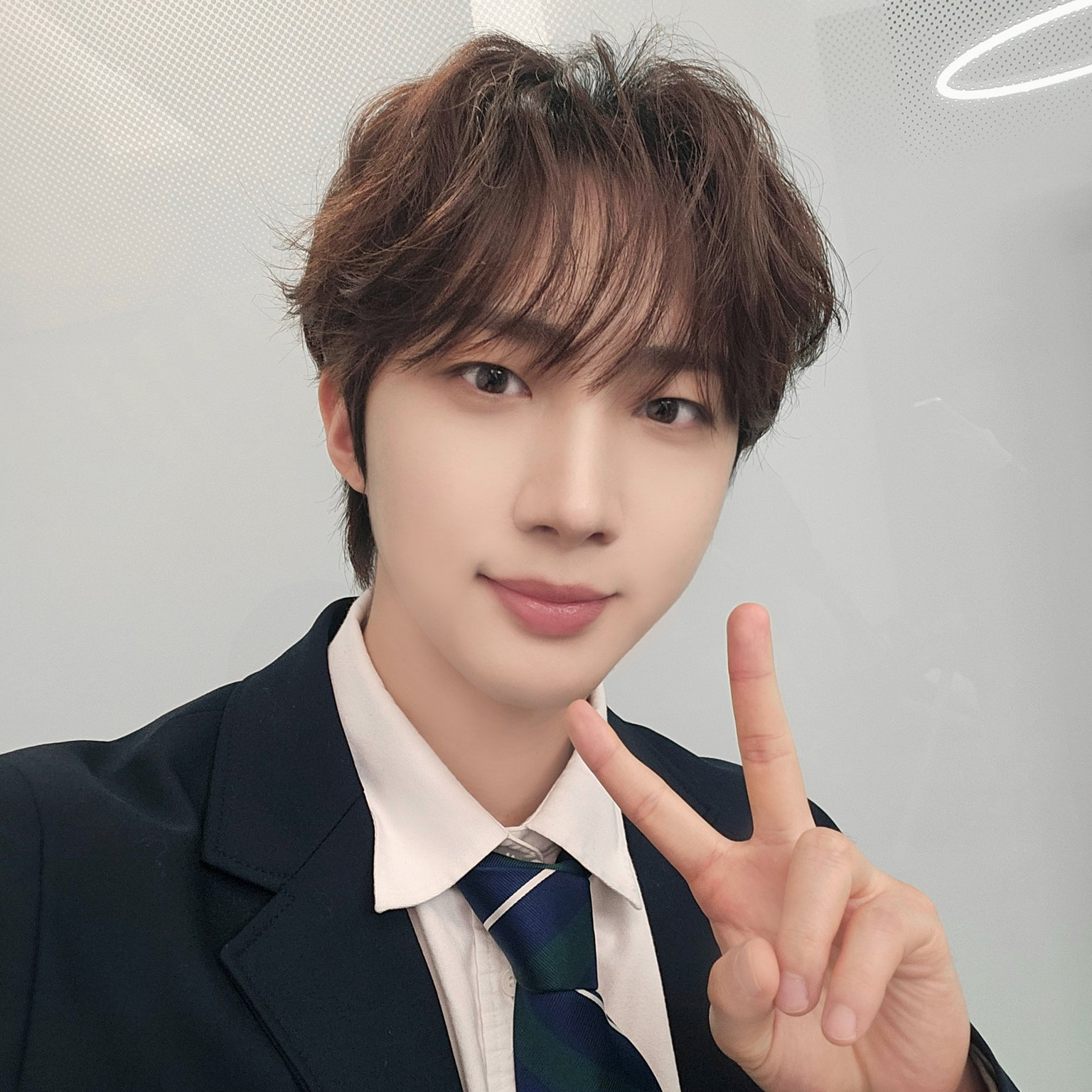Latest photo of Hui (PENTAGON)