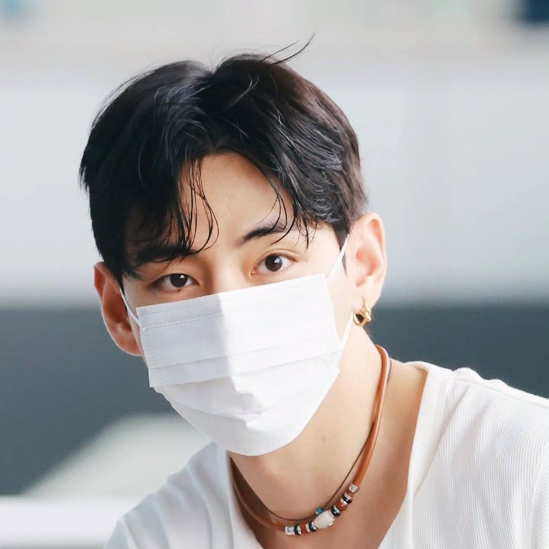 뷔 (방탄소년단) 최근 활동샷