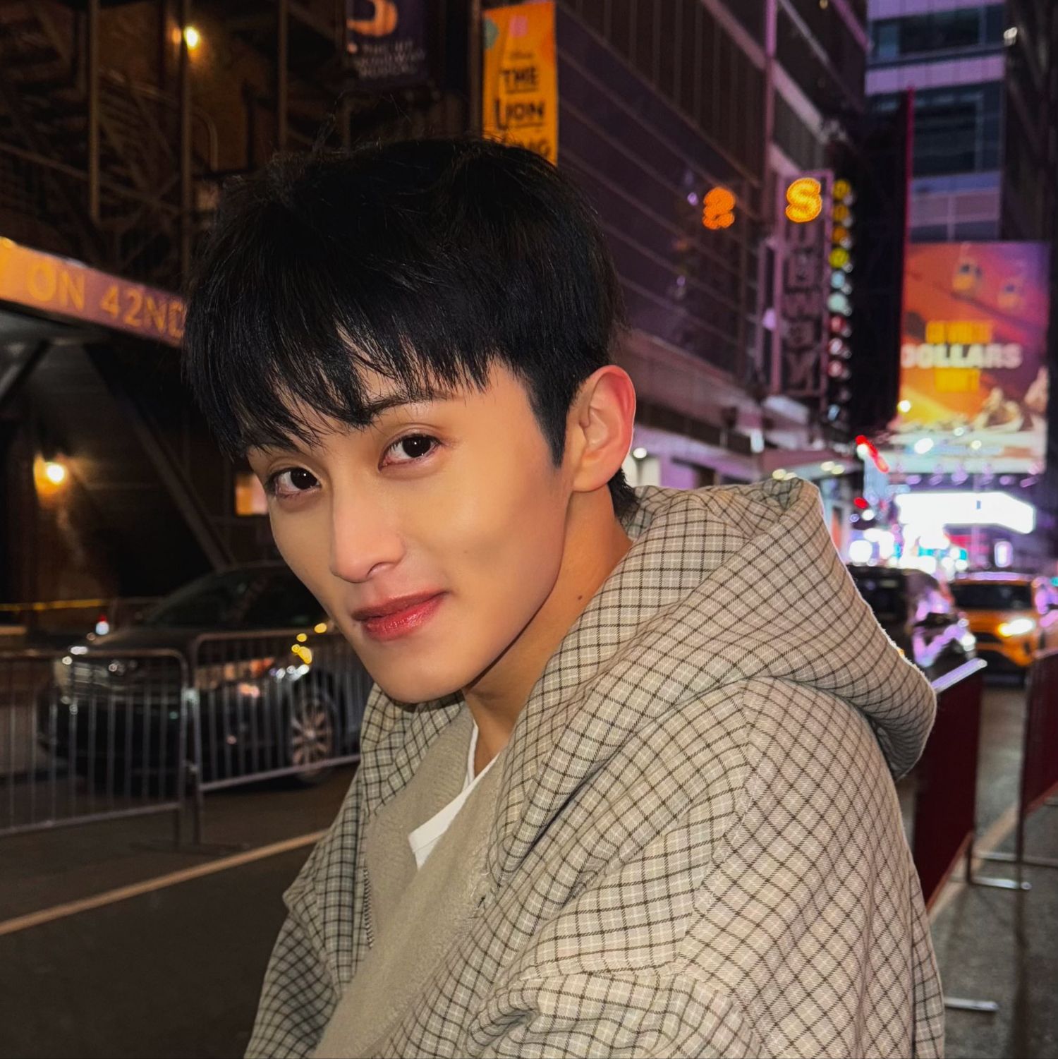 Behind-the-scenes cut of Mark (NCT 127, NCT DREAM)