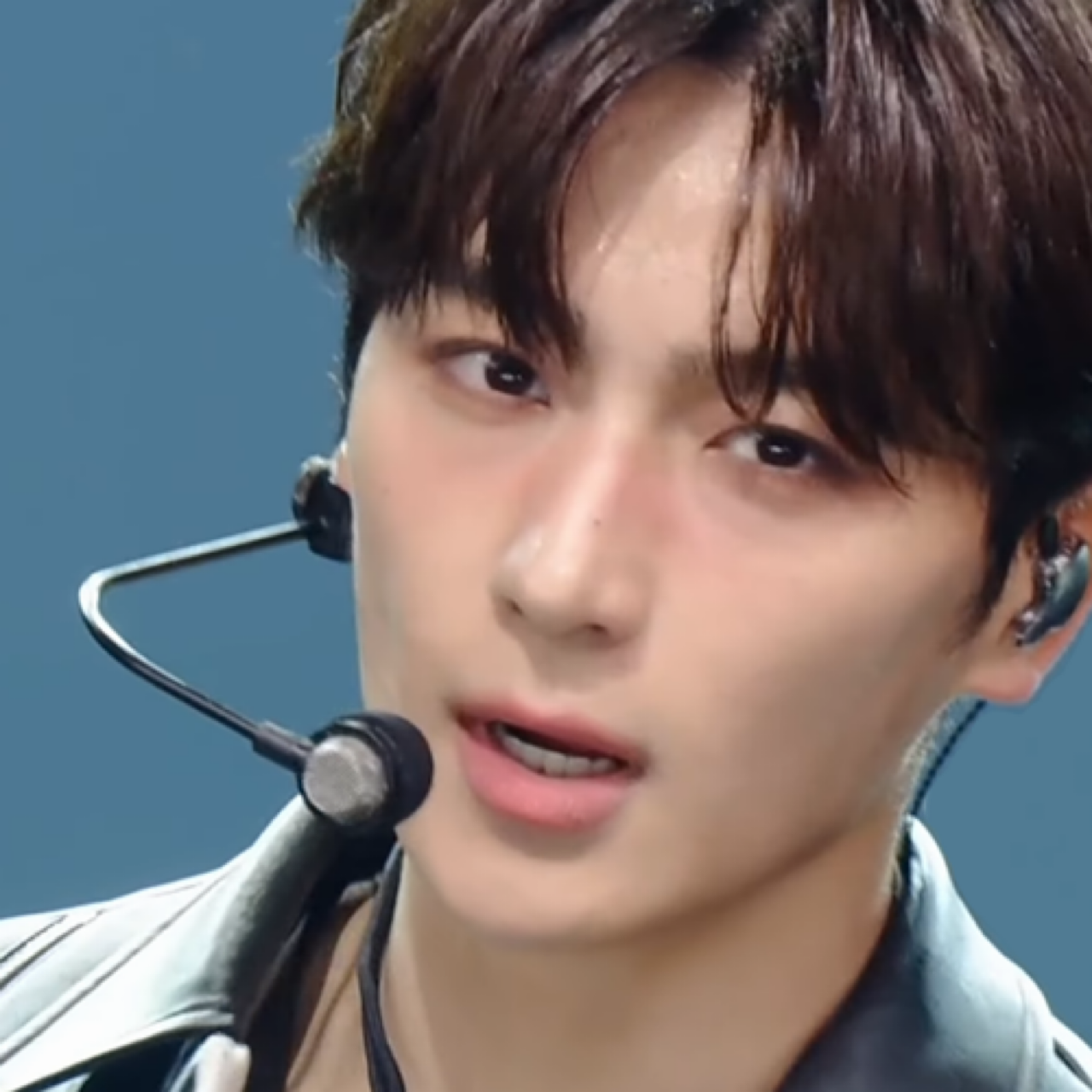 Latest photo of Hyunjae (THE BOYZ)