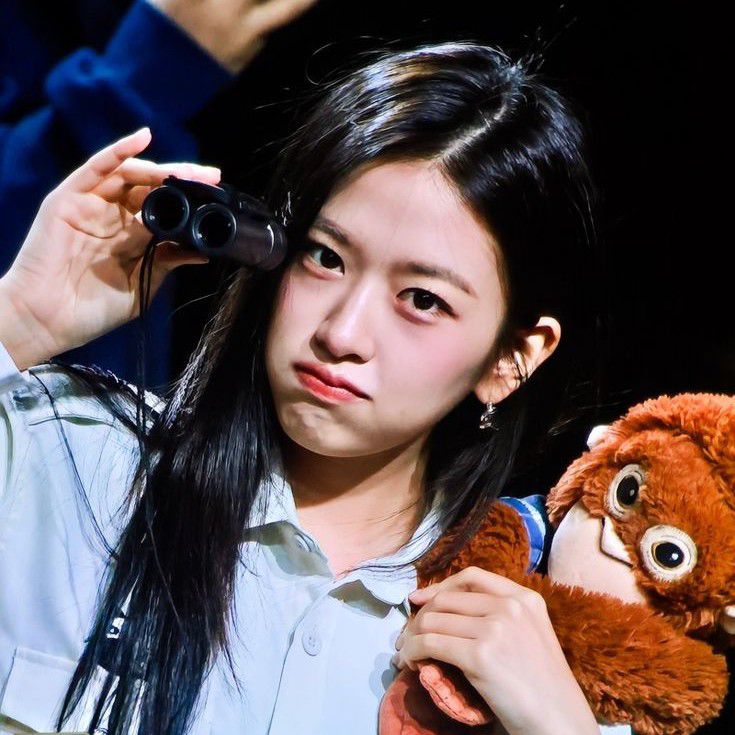 Latest photo of An Yujin (IVE)