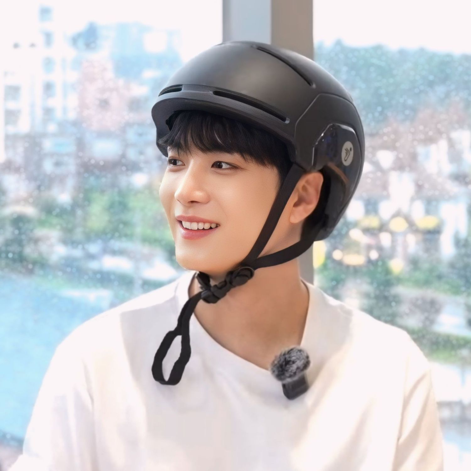 Behind-the-scenes cut of Kim Jonghyeon