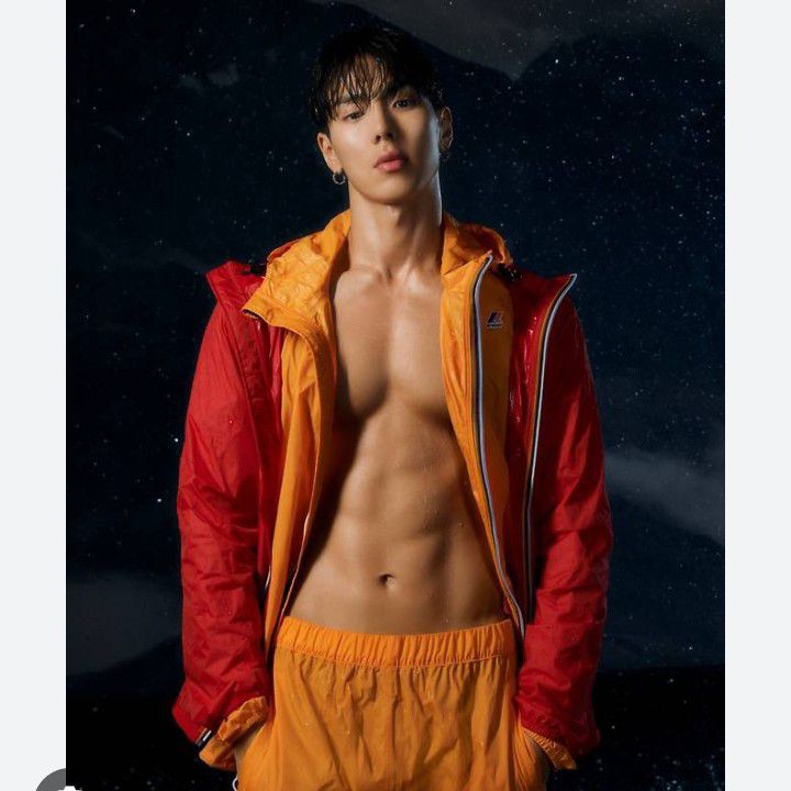 Latest photo of Shownu (MONSTA X)