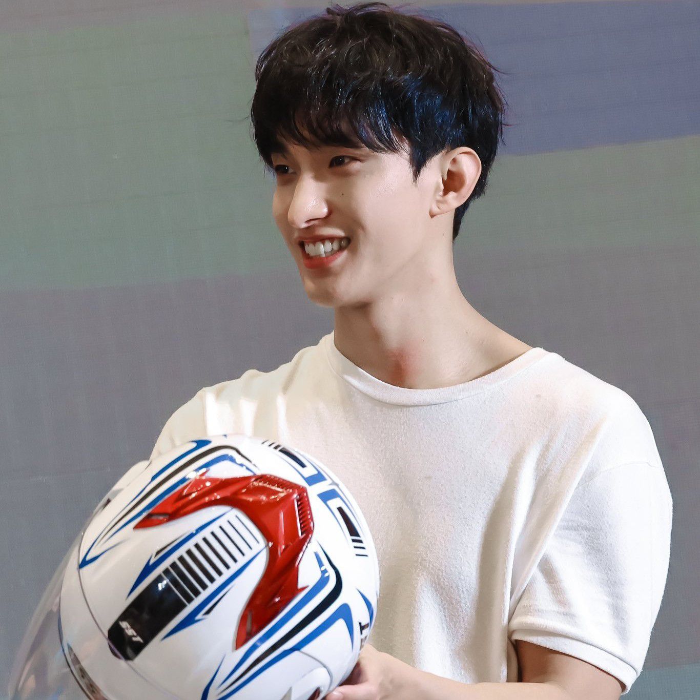 DK (SEVENTEEN)的最新照片