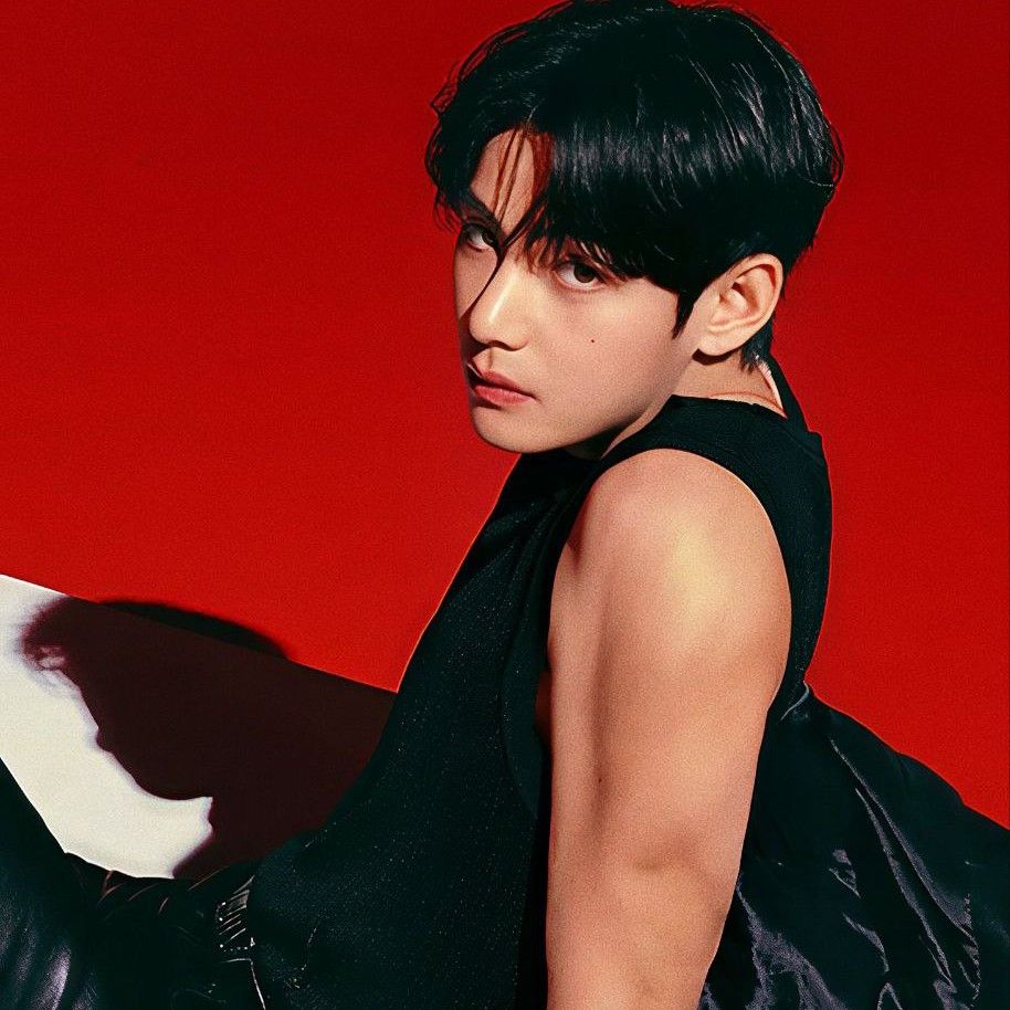 Foto aktivitas terbaru V (BTS)