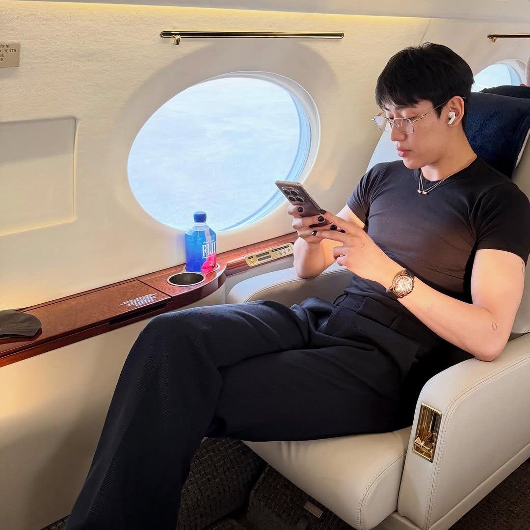 Behind-the-scenes cut of Bambam (GOT7)