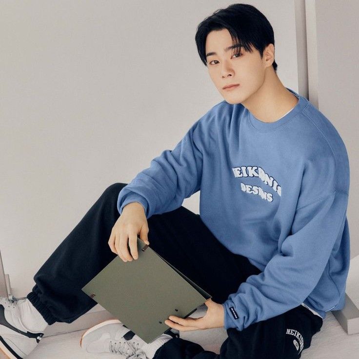 A moment captured by Moonbin (ASTRO)'s fan