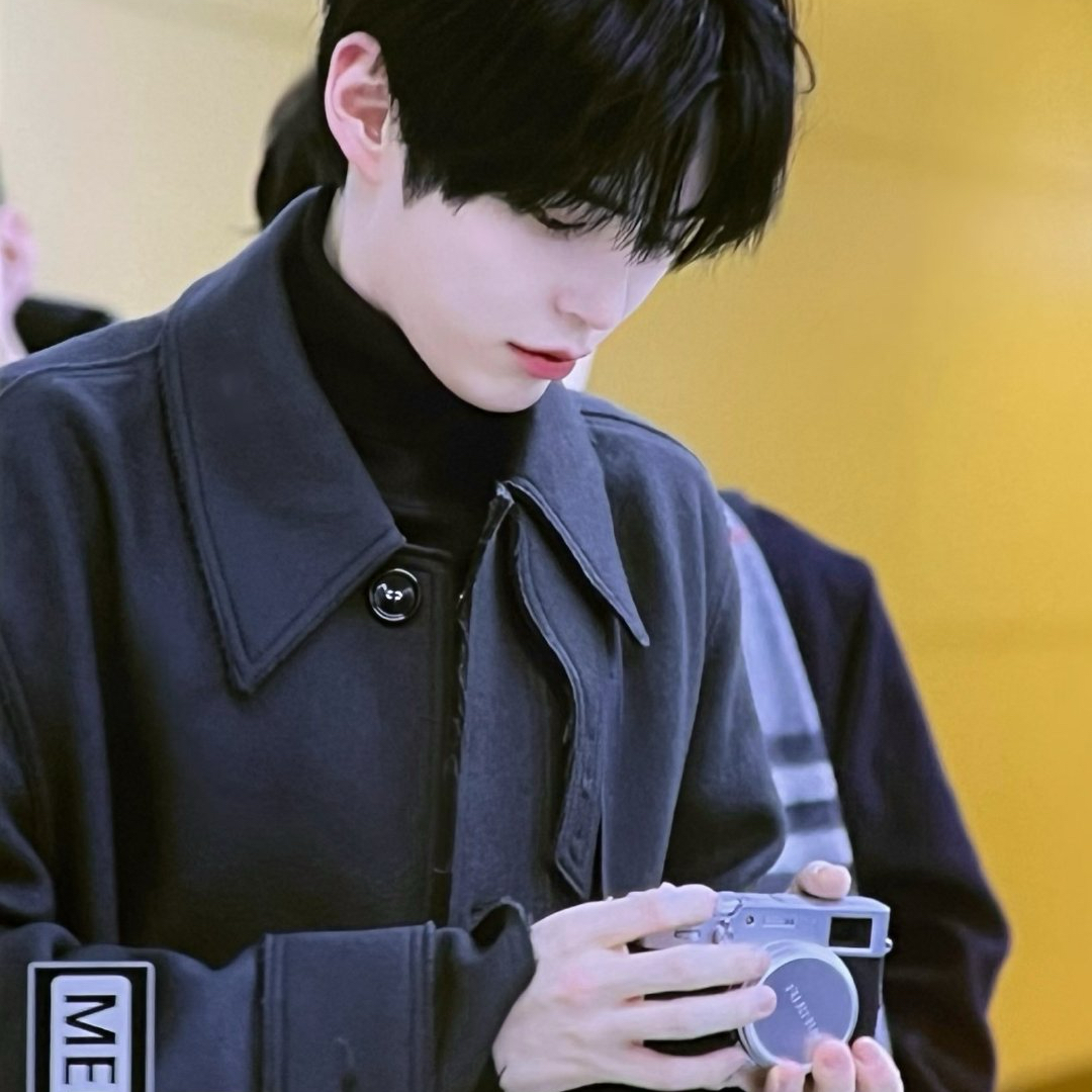 成韩彬 (ZEROBASEONE)的幕后花絮