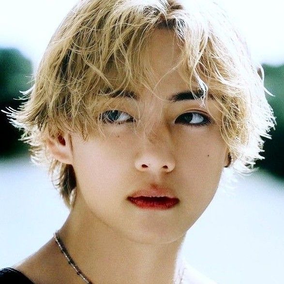 Latest photo of V (BTS)