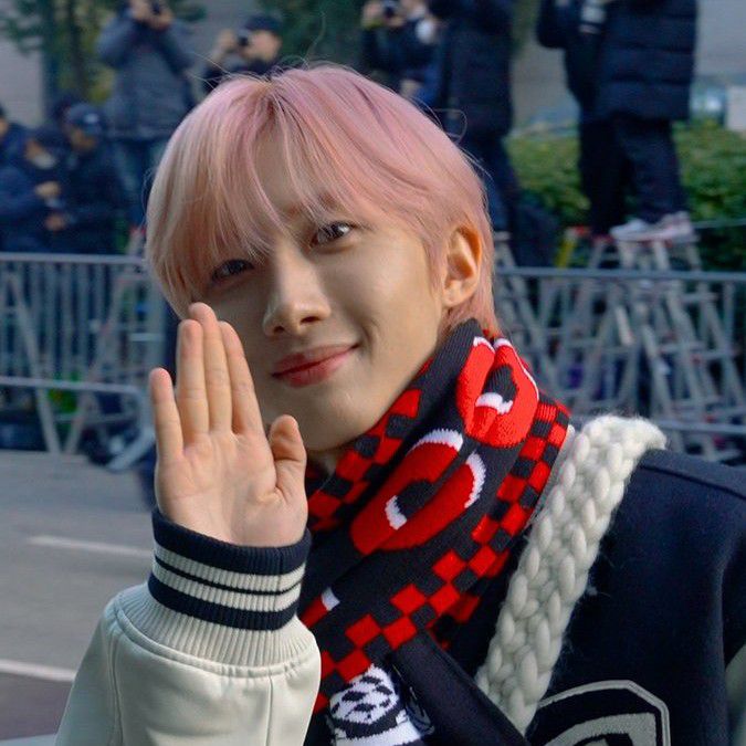 Behind-the-scenes cut of Hui (PENTAGON)