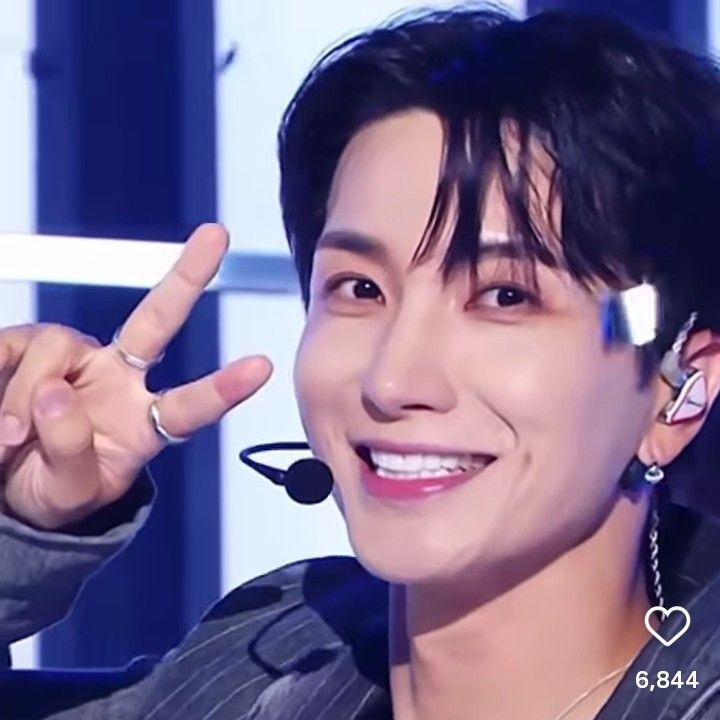 Behind-the-scenes cut of Leeteuk (Super Junior)