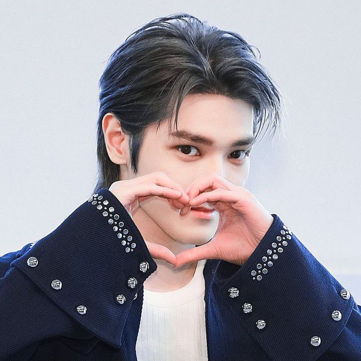 泰容 (NCT 127)的最新活動照片