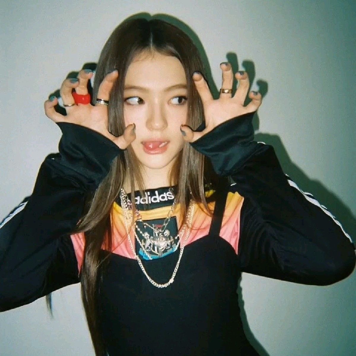 Recent activity shot of Ella (MEOVV)