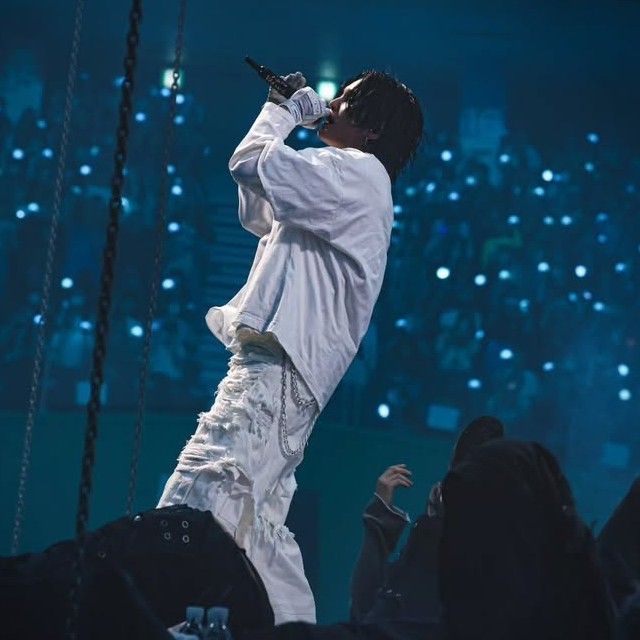 SUGA (防彈少年團)的最新活動照片