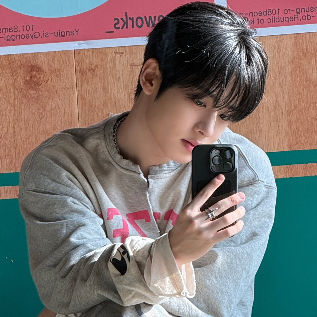 A moment captured by Woono (YOUNITE)'s fan