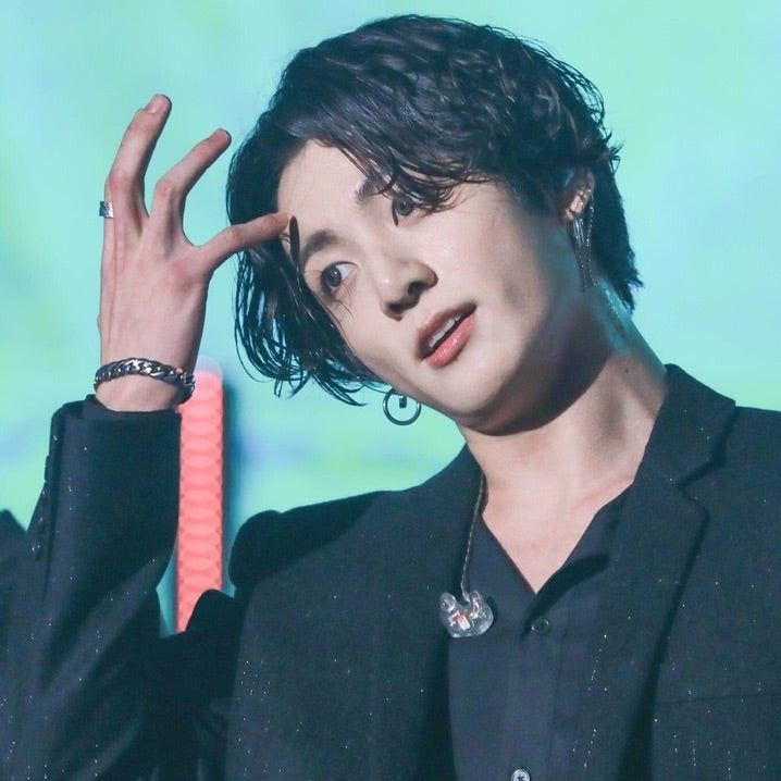 Momen yang diabadikan oleh penggemar Jungkook (BTS)