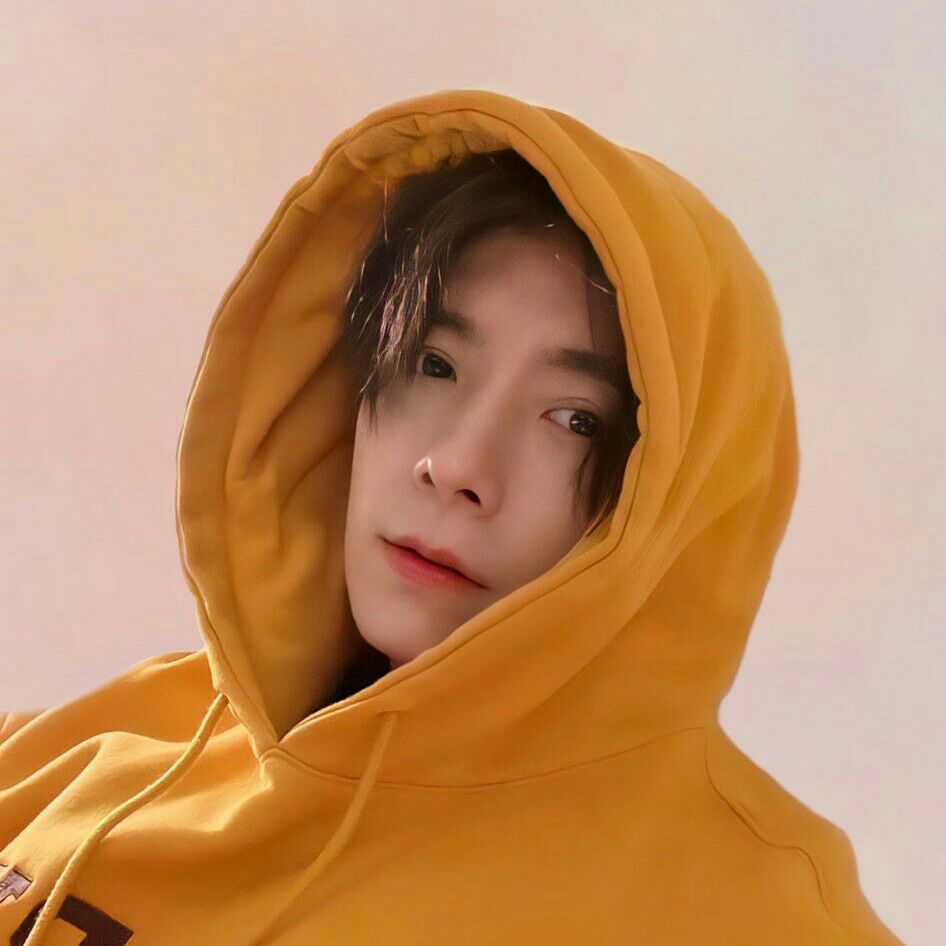 Behind-the-scenes cut of Donghae (Super Junior)