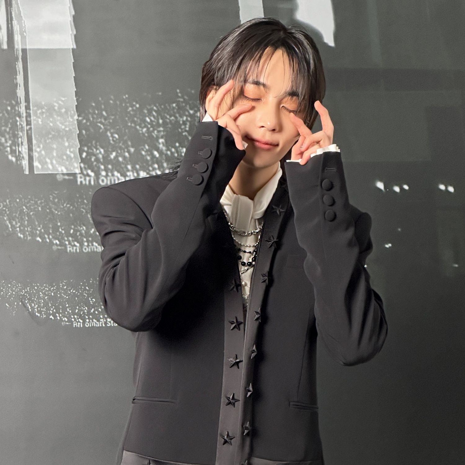 Latest photo of Jeonghan (SEVENTEEN)