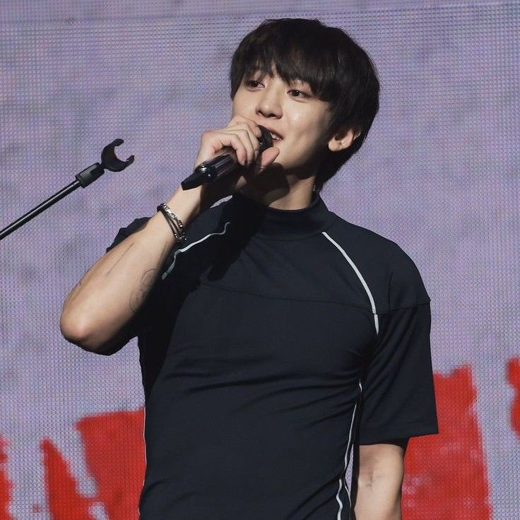 Recent activity shot of Chanyeol (EXO)